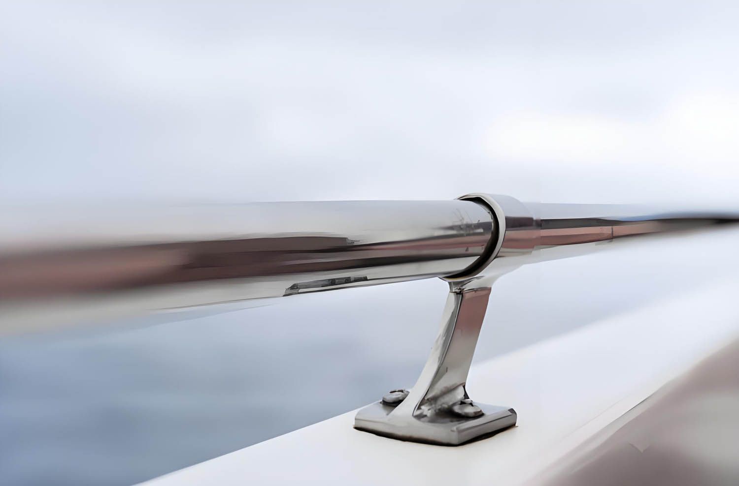 1788854294692320.jpg Ship railings.jpg